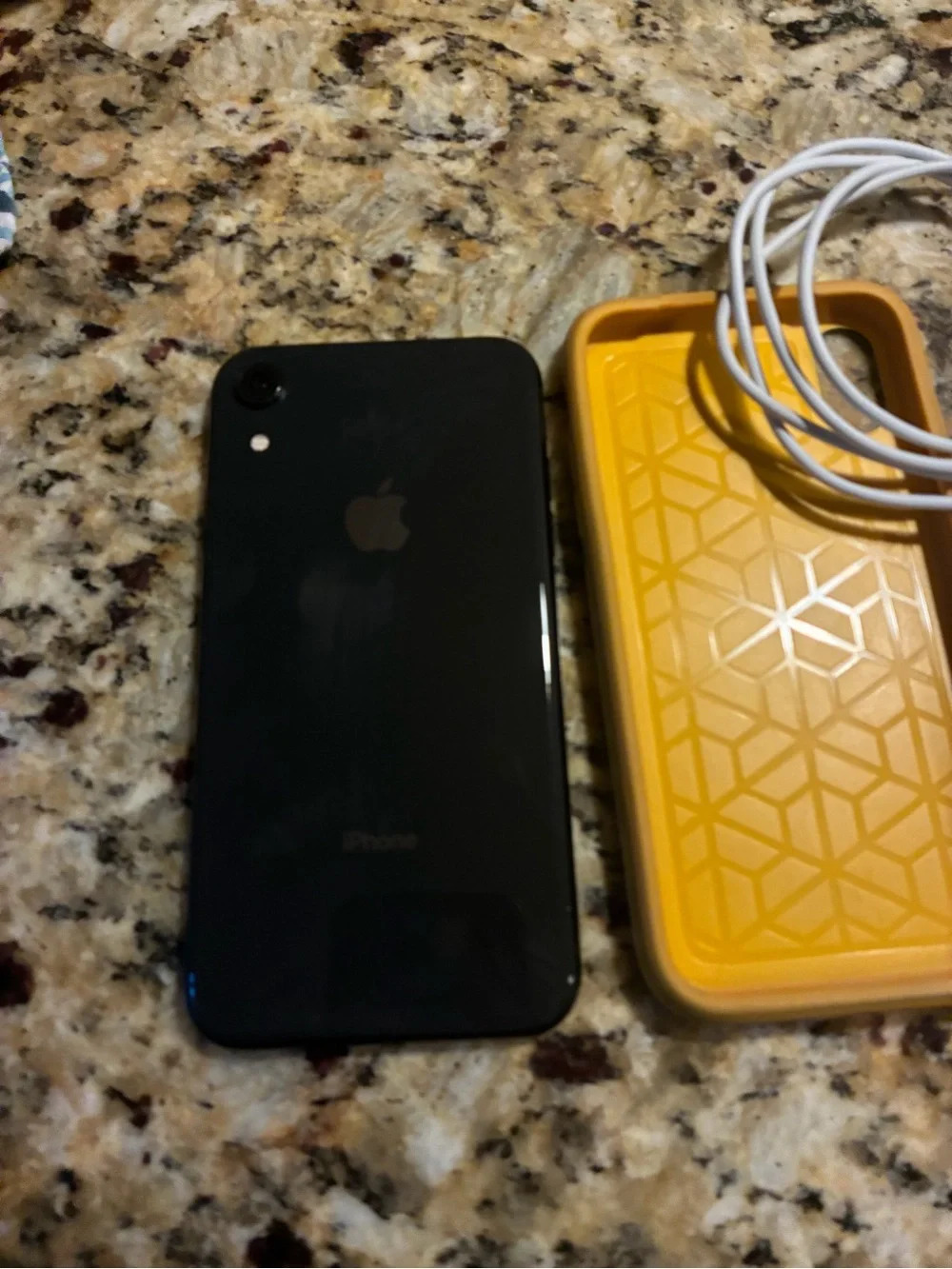 Apple iPhone XR 64GB Black Unlocked, with Otterbox | EUC